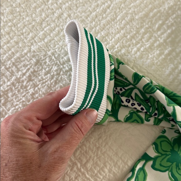 Lilly Pulitzer “lil escape plan” pattern Jacket - Picture 7 of 12